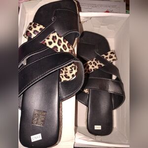 Women's Black Sandals with Leopard Accent - Unbranded Size 11 Or 12